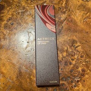 NIB Noevir Lip Liner